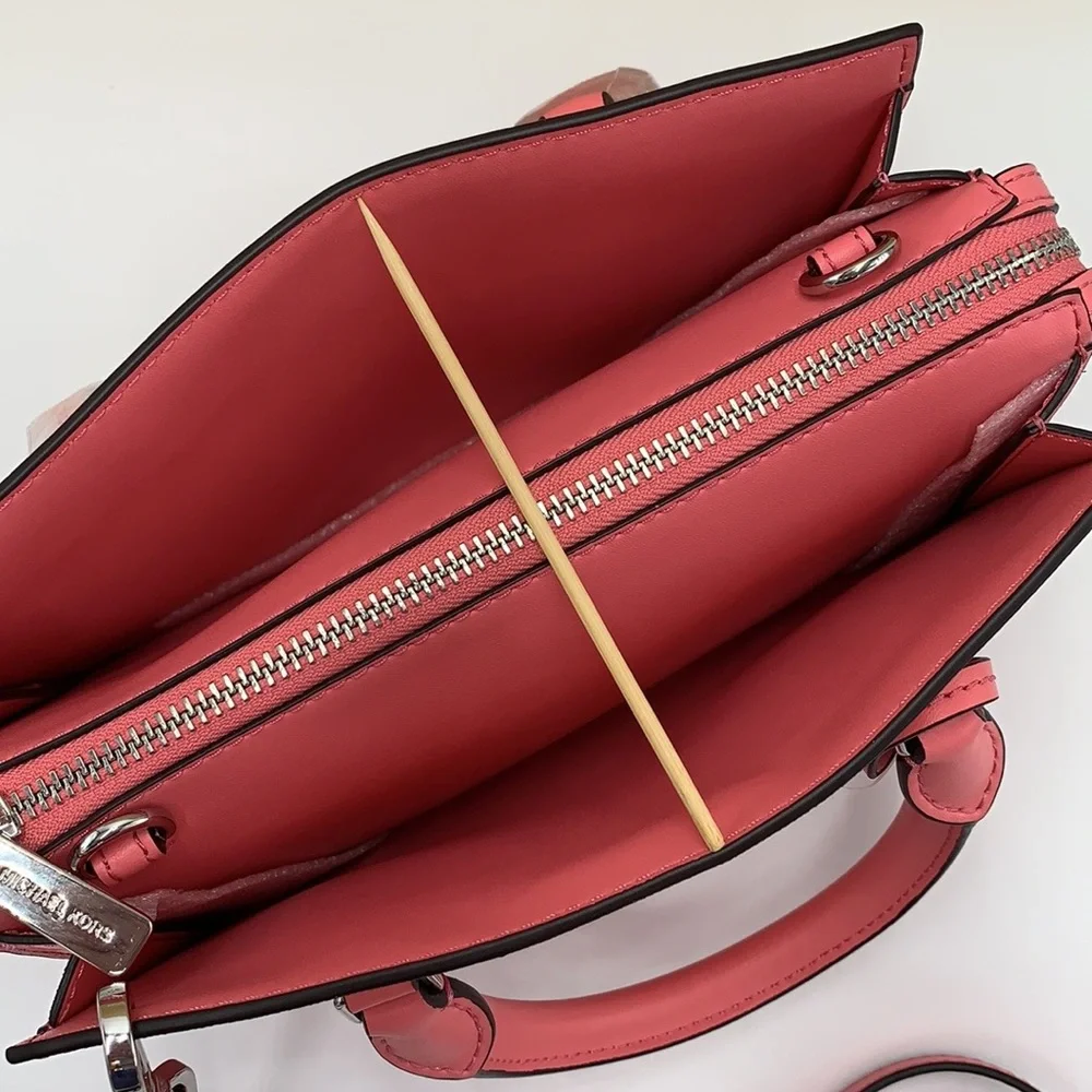 MICHAEL KORS SHEILA SMALL CENTER ZIP SATCHEL/ CROSSBODY TEA ROSE COLOR